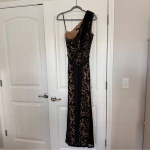 Tadashi Shoji Black Lace One-Shoulder Evening Gown with Nude Lining